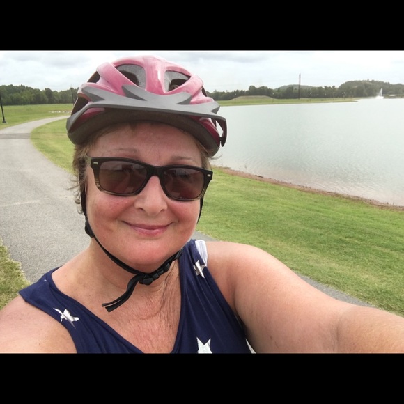 Meet your Posher, Kim - Picture 4 of 8